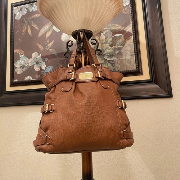 Michael Michael Kors please check all picture of condition - Picture 3 of 16